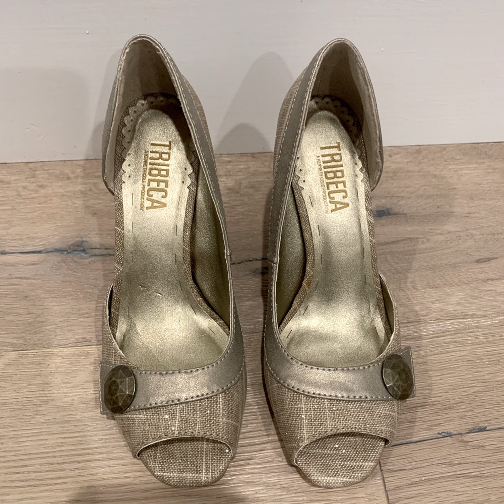 CHAMPAGNE OPEN-TOE HEELS